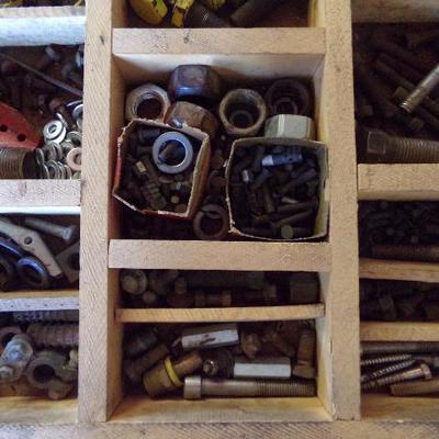 WS-10  DRAWER 4 OF HARDWARE