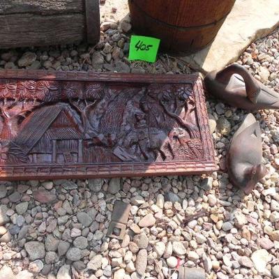 LOT 260    WOOD BARREL AND DECOR HAMMER