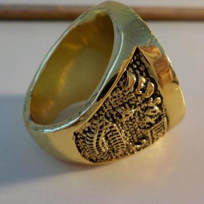 " 1918 Red Sox World Series Ring" Reproduction of Babe Ruthes.