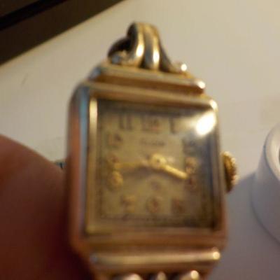 " 3 Vintage Ladies Gold repairable wrist watches".
