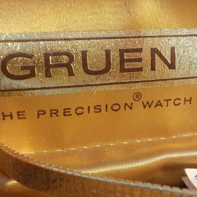 " Vintage Grugen Ladies High Fashion / 17 jewels wrist watch, gold".
