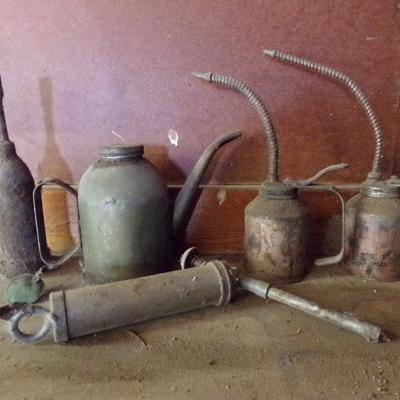 WS-18  OIL CANS AND GREASE GUN