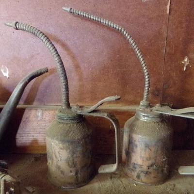 WS-18  OIL CANS AND GREASE GUN