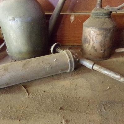 WS-18  OIL CANS AND GREASE GUN