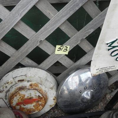 S2-13   POSSE SIGNS AND VINTAGE ITEMS