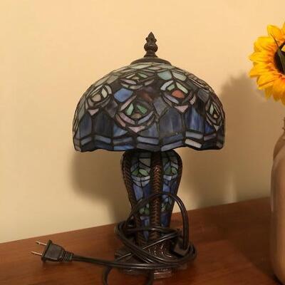 Tiffany style mosaic table lamp