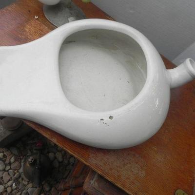 LOT 323  ANTIQUE SHAVING STATION & BED PAN