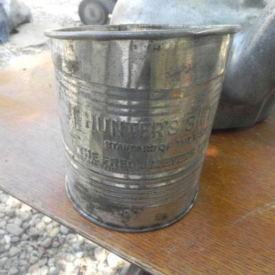 LOT 333  VINTAGE KITCHEN ITEMS