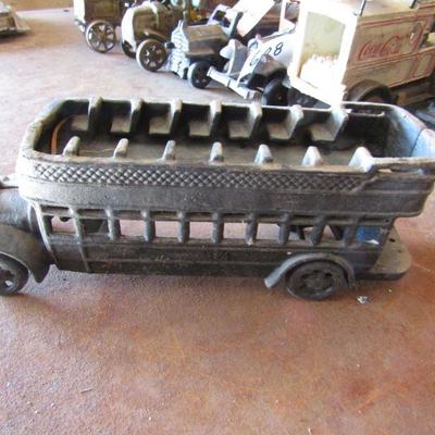 G-36  DOUBLE DECKER AND TRUCK 