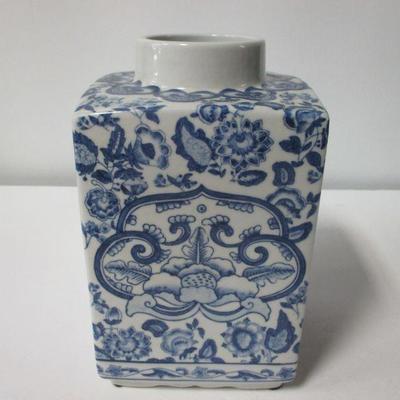 Lot 2 - Vintage Chinoiserie Porcelain Ginger Jar