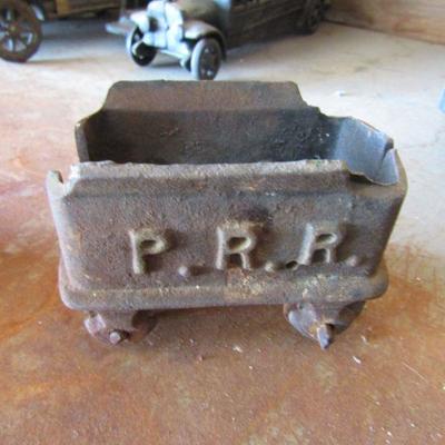 G-2  CAST IRON TRAIN & CART