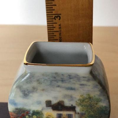 D4: Goebel Claude Monet Miniature Vase