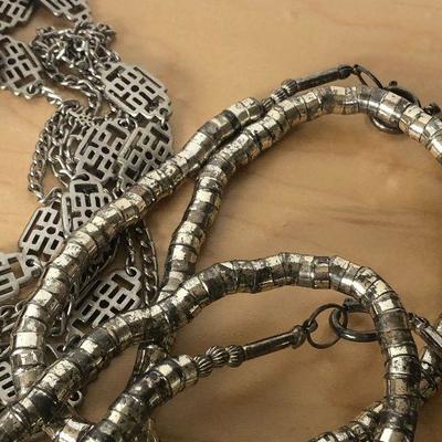 D8: Collection of Costume Jewelry