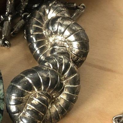 D8: Collection of Costume Jewelry