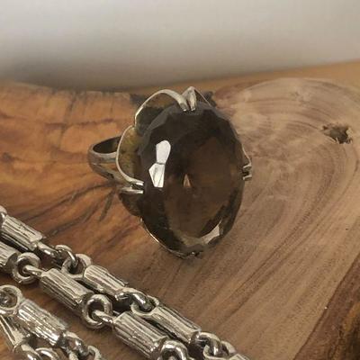 D8: Collection of Costume Jewelry
