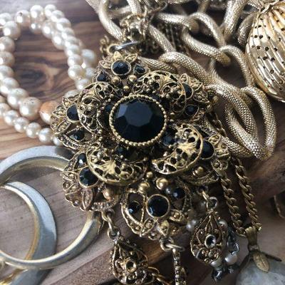 D11: Large Collection of Gold-tone Costume Jewelry