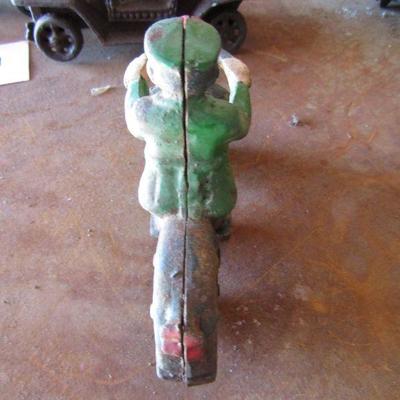 G-3  MOTORCYCLE COP AND 2 CAST IRON CARS