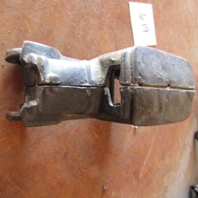 G-3  MOTORCYCLE COP AND 2 CAST IRON CARS