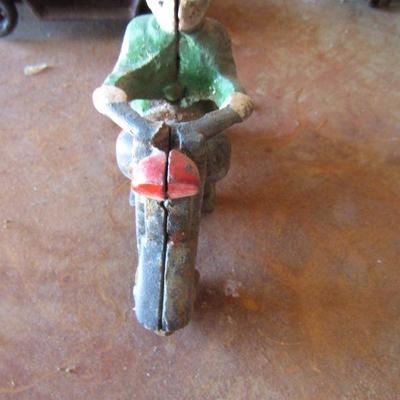 G-3  MOTORCYCLE COP AND 2 CAST IRON CARS