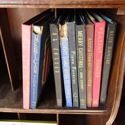 G-4   VINYL RECORD ALBUMS AND STAND