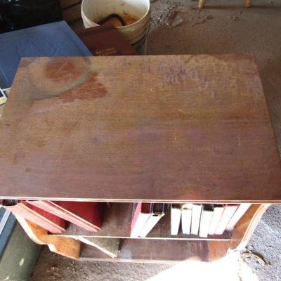 G-4   VINYL RECORD ALBUMS AND STAND