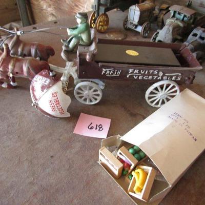 G-8  CAST IRON FRUIT AND VEGETABLE HORSE AND CART