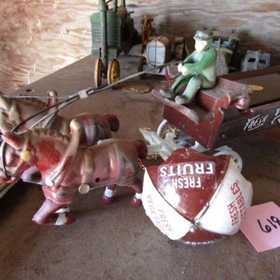 G-8  CAST IRON FRUIT AND VEGETABLE HORSE AND CART