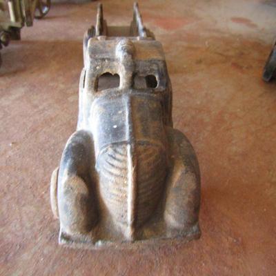 G-11  CAST IRON CAR AND FIRETRUCK