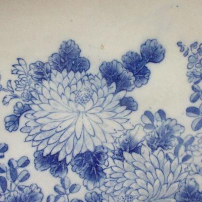 Lot 5 -Vintage Blue & White Chinoiserie Porcelain Plate Picture Frame with Ikebana Backdrop Scallop Edge 16