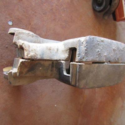 G-12  CAST IRON MAIL TRUCK & CAR