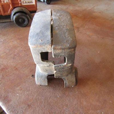 G-12  CAST IRON MAIL TRUCK & CAR