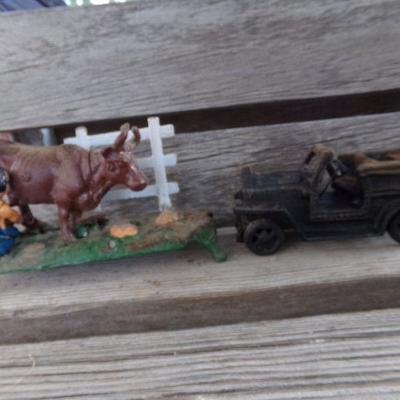 LOT 261  CAST IRON COIN BANK & CAR