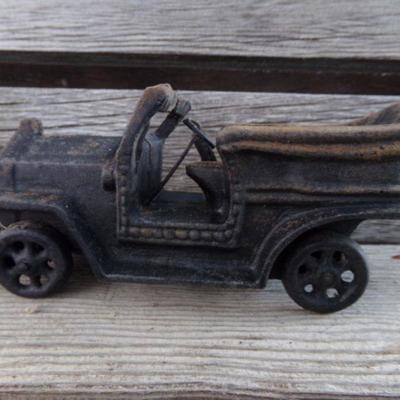 LOT 261  CAST IRON COIN BANK & CAR