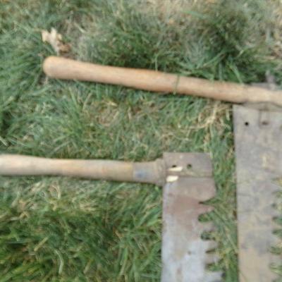 LOT 266  2 MAN HAND SAW