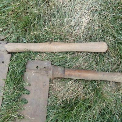 LOT 266  2 MAN HAND SAW
