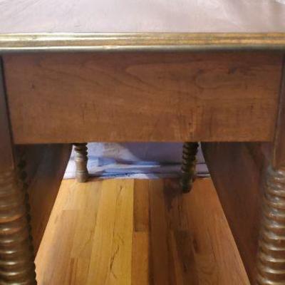 Gorgeous 19th century gate leg/drop leaf walnut dining table