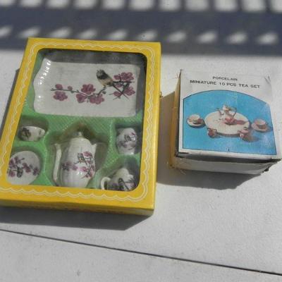 LOT 279  TOY TEA PARTY ESSENTIALS
