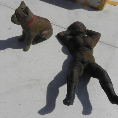 LOT 277  CAST IRON BOOT REMOVER AND BULL DOG