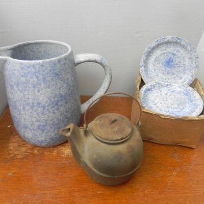 LOT 287  CAST IRON KETTLE & SPECKLED PITCHER AND PLATES