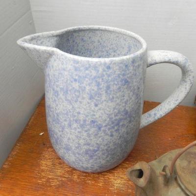 LOT 287  CAST IRON KETTLE & SPECKLED PITCHER AND PLATES