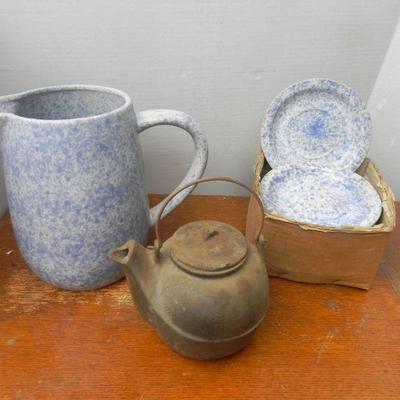 LOT 287  CAST IRON KETTLE & SPECKLED PITCHER AND PLATES