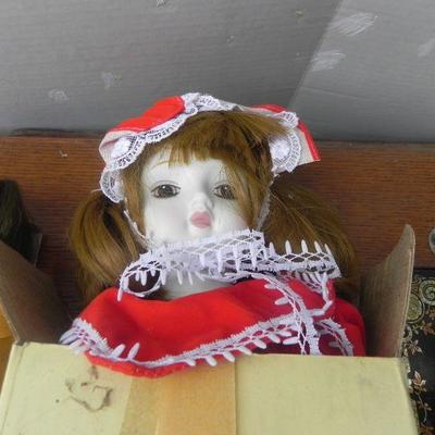 LOT 285  FOUR PORCELAIN DOLLS MARKED GERMANY