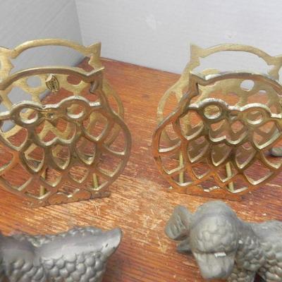 LOT 295  SMALL BRASS DECOR