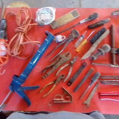 WS-29  TOOLS AND SCREW/C-CLAMPS