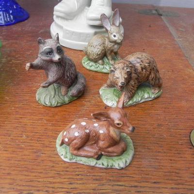 LOT 257  SMALL HOME DECOR