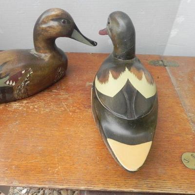 LOT 259  BEAUTIFUL SOLID WOODEN DUCKS