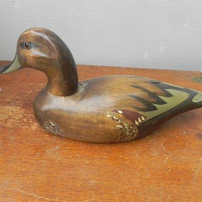 LOT 259  BEAUTIFUL SOLID WOODEN DUCKS