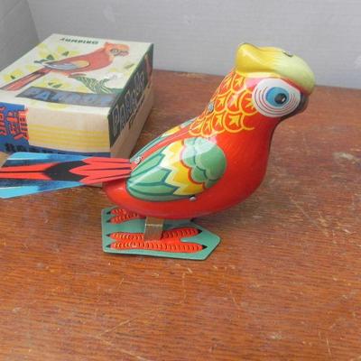 LOT 258  WIND UP TOYS