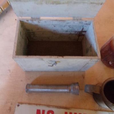 WS-36  OIL CAN SPOUT AND SIGNS