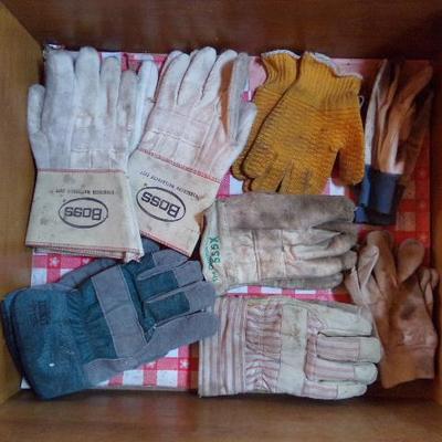 WS-37  WORK GLOVES AND WRENCHES